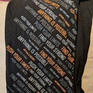 Tek Gear Dry Tek V-neck top size Large